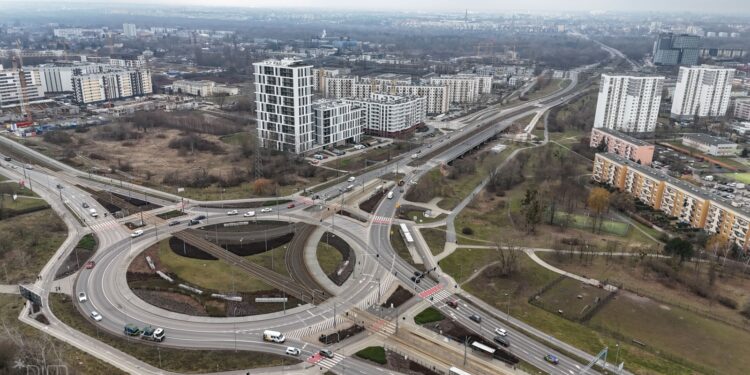 Tędy znów pojedziesz szybciej. Ważny wiadukt w Poznaniu wraca do pełnej przepustowości
