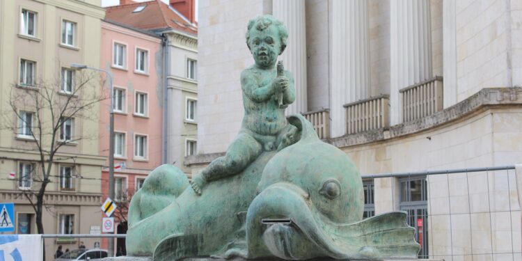 Zabytkowa fontanna przejdzie remont. Historyczny wodotrysk znów ma przyciągać uwagę w centrum miasta