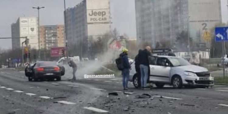 Wypadek w centrum Poznania. Ranni trafili do szpitala