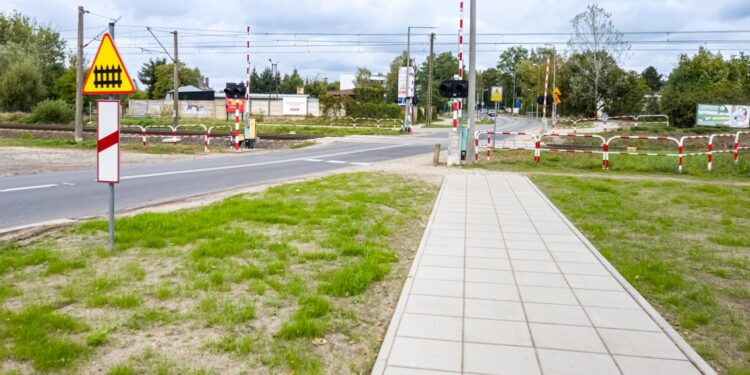 Zamknięte przejazdy kolejowe na północy Poznania. Kierowcy muszą przygotować się na duże zmiany w ruchu