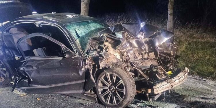 Dramatyczny wypadek w regionie. Zderzenie aut, kilka osób trafiło do szpitala
