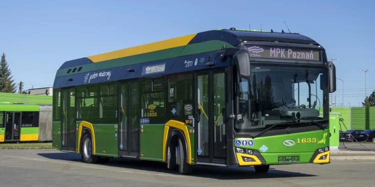 Nowe autobusy wodorowe już w Poznaniu. Pierwsze pojazdy trafiły do MPK