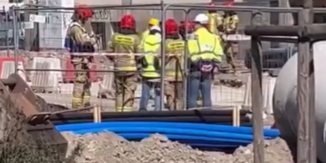 Uszkodzona rura gazowa na Starym Mieście. Pilna ewakuacja w centrum Poznania!