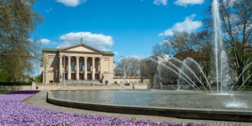 Wracają miejskie fontanny. Nie wszystkie wodotryski ruszą od razu