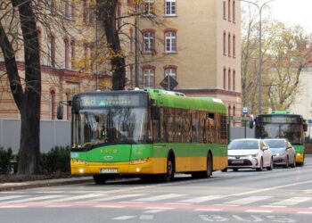 Poznań zmienia komunikację na trasie dworzec – lotnisko
