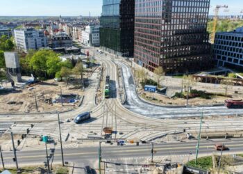 Poznań wprowadza duże zmiany w centrum. Kierowców i pasażerów czekają nowe utrudnienia przy ul. Ratajczaka