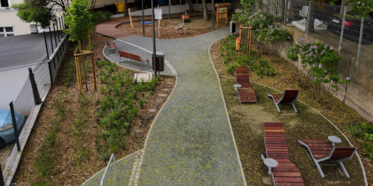 Nowa zielona oaza w centrum Poznania! Na Łazarzu powstał wyjątkowy park kieszonkowy