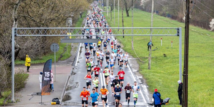 Wings For Life World Run 2026 w Poznaniu. Będą utrudnienia w ruchu i zmiany w komunikacji miejskiej