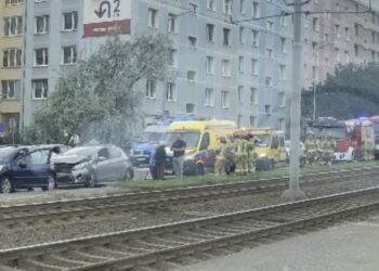 Groźny wypadek w Poznaniu. Zderzyło się kilka aut