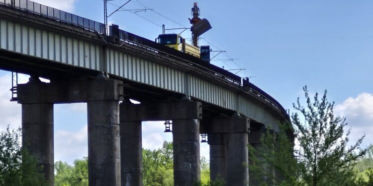 Gigantyczny wiadukt w Poznaniu przechodzi metamorfozę. Ruszyły prace nad estakadą