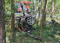 Auto roztrzaskało się na drzewie, nie żyje młody kierowca