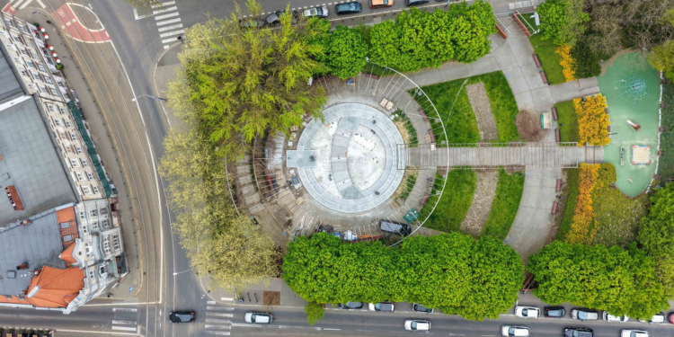 Kultowa fontanna w centrum niemal gotowa. Mieszkańcy czekają na jej powrót