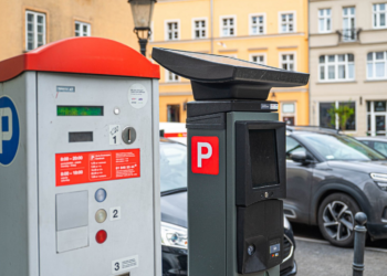 Poznań rozszerza strefę płatnego parkowania. Kierowcy stracą darmowe miejsca