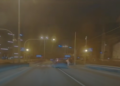 Niebezpieczna jazda w centrum Poznania. Kierowca wjechał na pasy z dużą prędkością