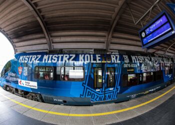 Na tory wyjechał pociąg „Kolejorz”