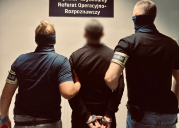 Zatrzymany przy bankomacie w Poznaniu. Policja rozbiła schemat oszustw na OLX z kodami BLIK