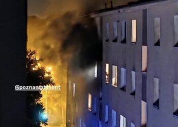 Nocny pożar w Poznaniu! Płomienie objęły mieszkanie