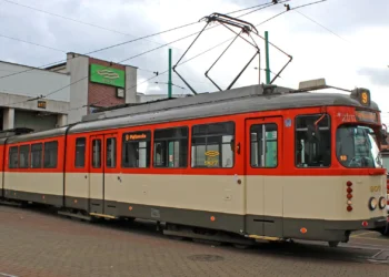 Poznań żegna legendarne „Helmuty”. Ostatni kurs tramwaju GT8ZR przejedzie przez centrum i Naramowice