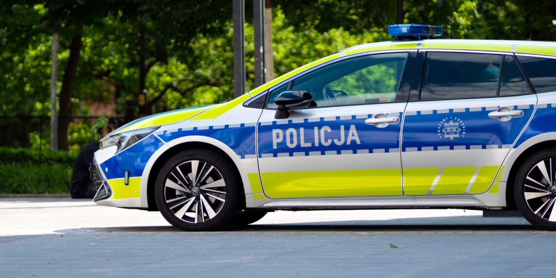 Atak pod galerią handlową w Nowym Tomyślu. Świadkowie ruszyli w pościg za 38-latkiem