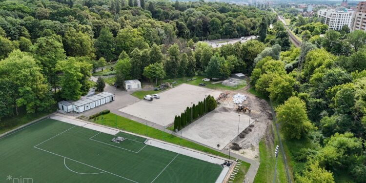 Stary Orlik znika przy Cytadeli. Powstanie zupełnie nowy kompleks sportowy