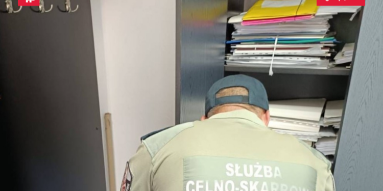 Wielkopolska pod lupą skarbówki. Miliony złotych i akcja służb w firmach transportowych