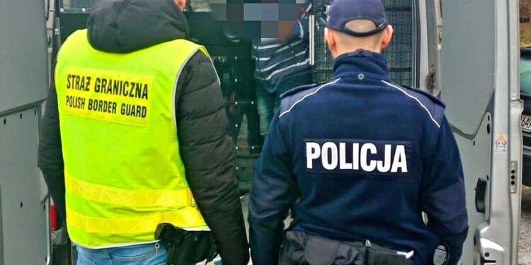 Jeden manewr zdradził wszystko. Kierowca z dożywotnim zakazem został wydalony z Polski