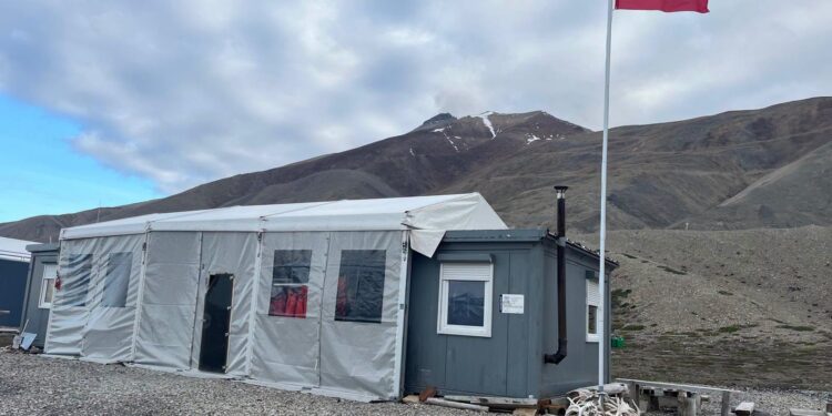 Naukowcy z Poznania ruszyli na Svalbard. Przed nimi dwa miesiące badań
