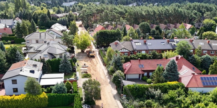 Prace przy przebudowie ulic Gryfińskiej i Wyszomierskiej w Poznaniu.