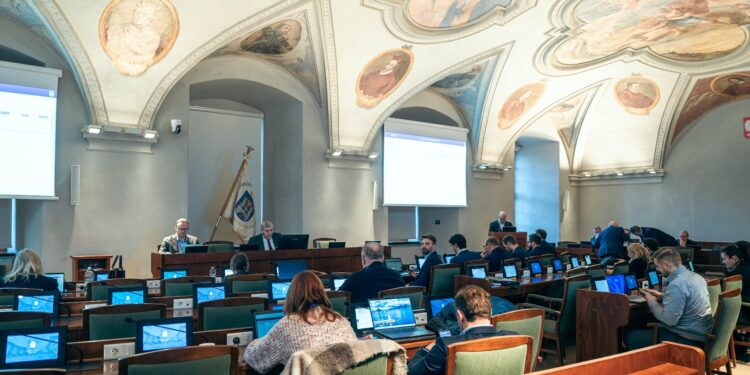 Miasto zmienia zasady wejścia na sesje Rady Miasta. To efekt wydarzeń z 16 czerwca