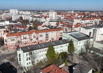 Miejsca schronienia w poznańskich szkołach i przedszkolach. Miasto wybrało dziewięć placówek