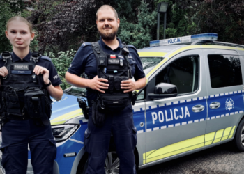 Dramatyczne chwile w Poznaniu. Policjanci uratowali 3-dniowe niemowlę, które przestało oddychać