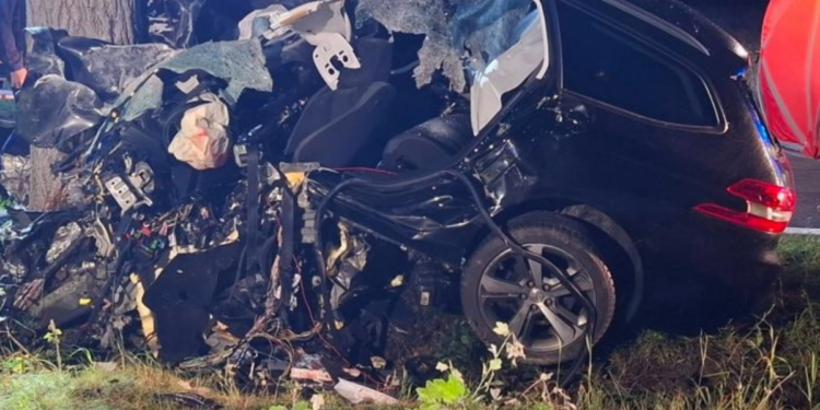 Tragiczny wypadek pod Poznaniem. 49-letni kierowca zginął mimo długiej reanimacji