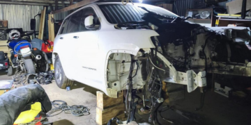 Skradziony Dodge Durango zabezpieczony przez policjantów w powiecie śremskim.