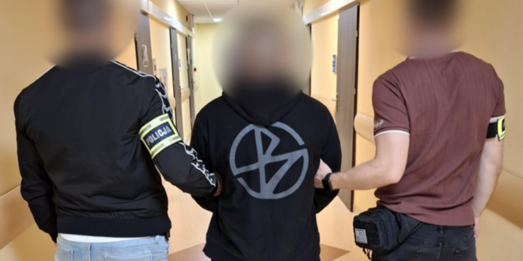 Atak w tramwaju w Poznaniu – sprawa 43-latka zatrzymanego przez policję.