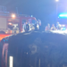 Samochód osobowy po śmiertelnym wypadku w Rozdrażewie po zderzeniu z przyczepą ciągnika rolniczego.