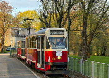 Historyczny Jelcz „ogórek” na poznańskiej linii turystycznej