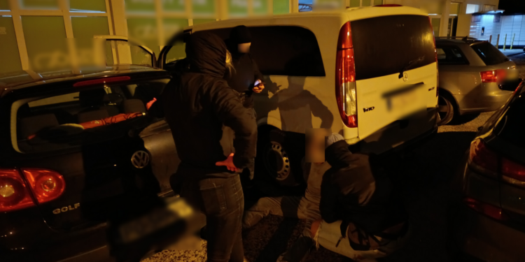 Towar za około milion złotych odzyskany przez poznańskich kryminalnych. 46-latek zatrzymany na Wildzie