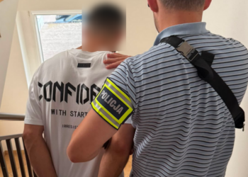 Wypadek drogowy w Robakowie, w którym potrącona została 27-letnia piesza.