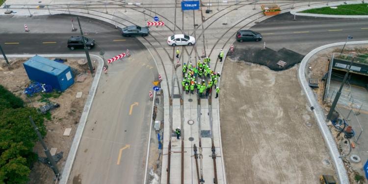 Przedstawiciele Dywizji Tramwajowej UITP podczas wizyty w Poznaniu i oglądania poznańskiej infrastruktury tramwajowej