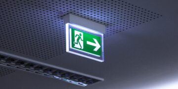 Dzieci i pracownicy szkoły na Umultowie ćwiczyli ewakuację na wypadek ataku z powietrza