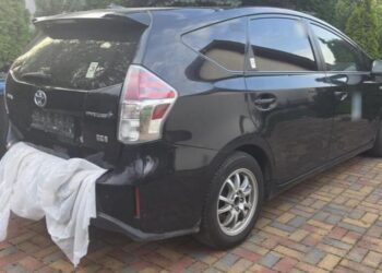 Kradzież Toyoty Prius w Poznaniu. Dwóch mężczyzn zatrzymanych