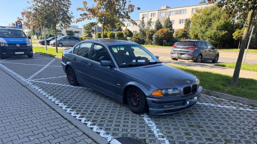 24-latek driftował na skrzyżowaniu. Stracił prawo jazdy